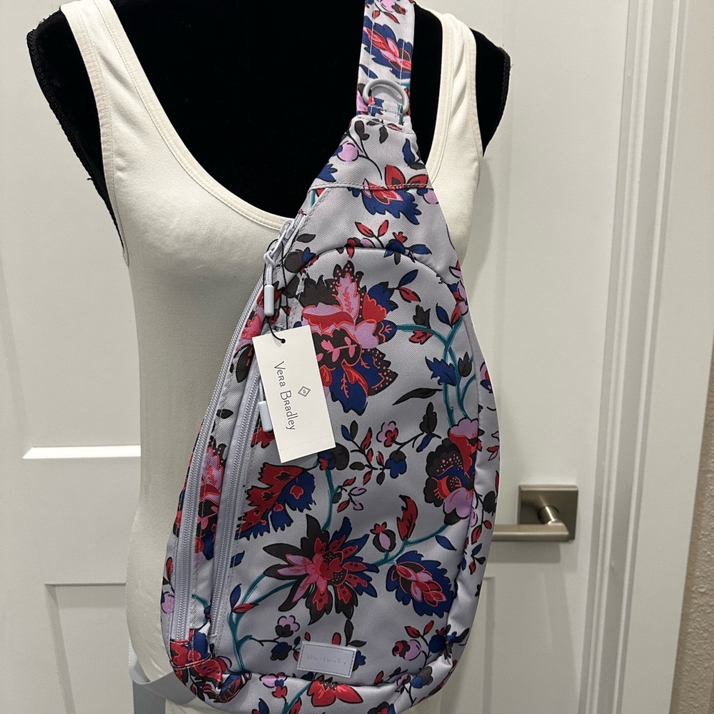 Vera Bradley Lighten Up Essential Sling Backpack NWT - Picture 5 of 9